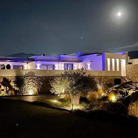 Mykonos Villa, Luxe Escape With Private Pool Vila